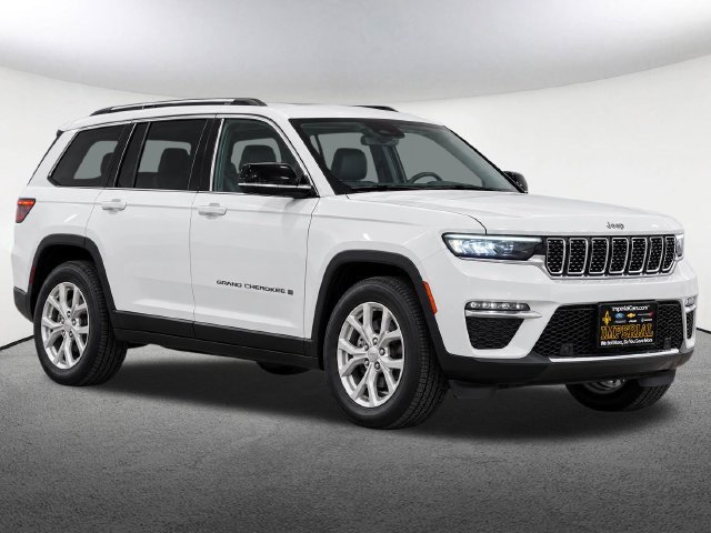 Used 2023 Jeep Grand Cherokee Limited AWD/4WD image 2