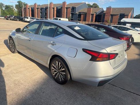 Certified 2025 Nissan Altima 2.5 SV AWD/4WD image 9