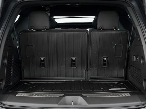 New 2026 GMC Yukon AT4 w/ AT4 Premium Plus Package AWD/4WD image 8