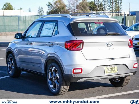New 2026 Hyundai Venue SEL FWD image 8
