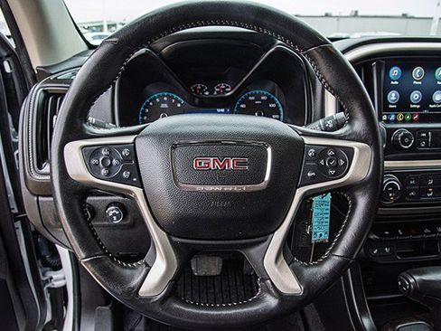 Used 2021 GMC Canyon Denali image 8