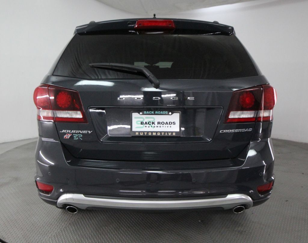 Used 2018 Dodge Journey Crossroad w/ Nav & Sun Group AWD/4WD image 8