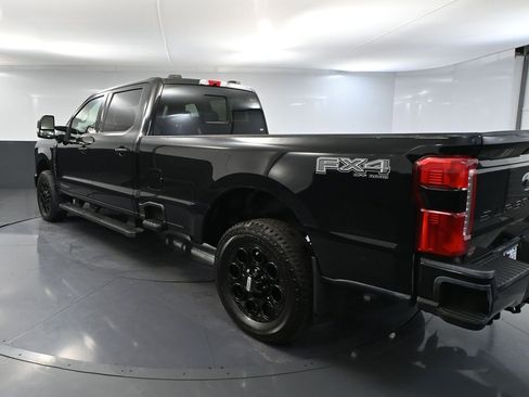 Used 2024 Ford F250 Lariat w/ Black Appearance Package image 9