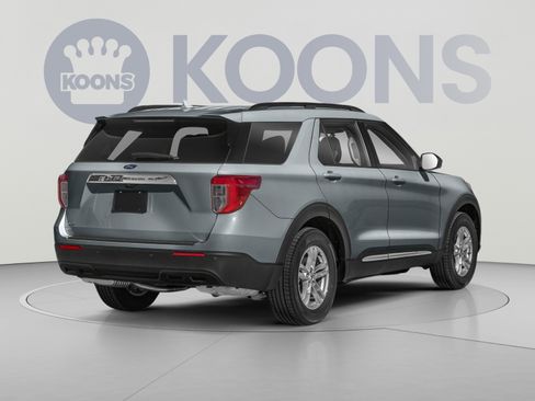 Used 2023 Ford Explorer XLT w/ Equipment Group 202A AWD/4WD image 2