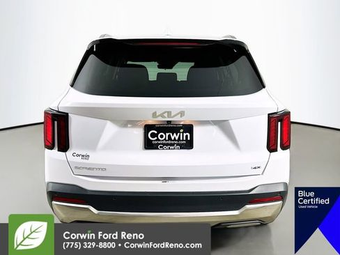 Used 2024 Kia Sorento S AWD/4WD image 8
