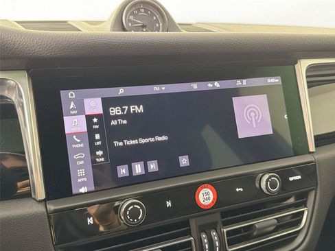 Certified 2026 Porsche Macan AWD/4WD image 21