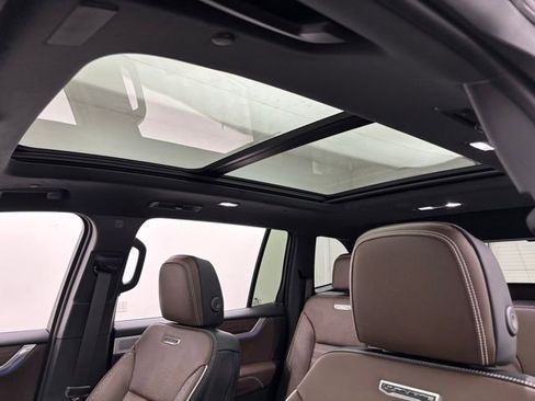 New 2026 GMC Acadia Denali Ultimate w/ LPO, Floor Liner Package AWD/4WD image 5