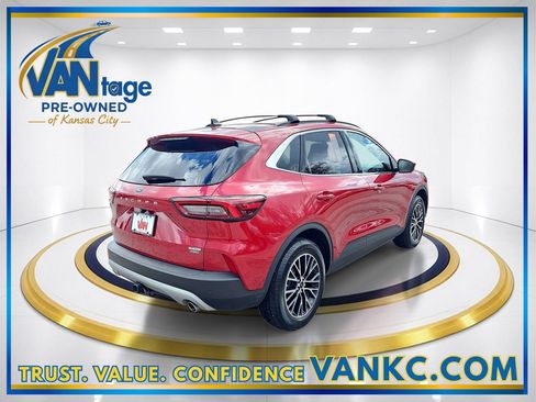 Used 2023 Ford Escape SE w/ PHEV Premium Package FWD image 6