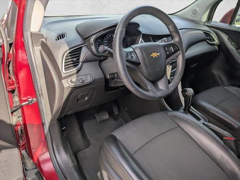 Used 2021 Chevrolet Trax LT image 10