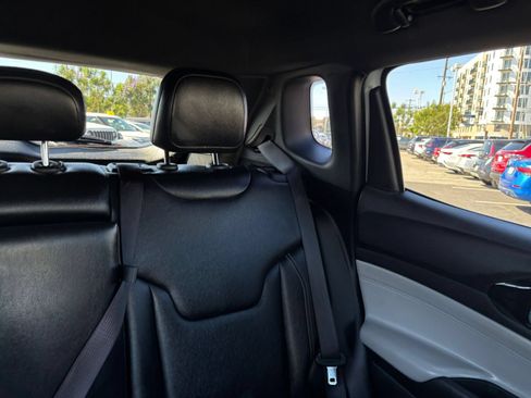 Used 2025 Jeep Compass Limited AWD/4WD image 38