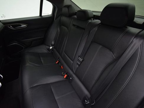 Used 2019 Alfa Romeo Giulia Ti AWD/4WD image 25