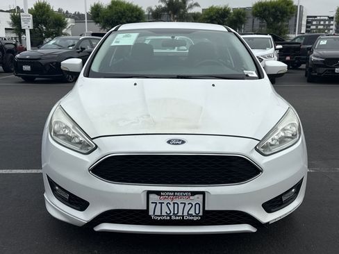 Used 2016 Ford Focus SE w/ SE Sport Package FWD image 6