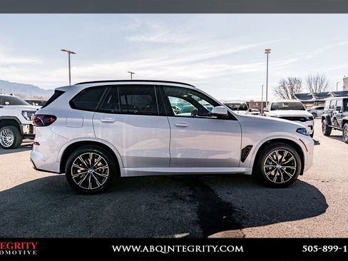 Used 2024 BMW X5 sDrive40i w/ M Sport Package image 8