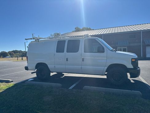 Used 2013 Ford E-250 and Econoline 250 E-250 w/ PWR Group image 3