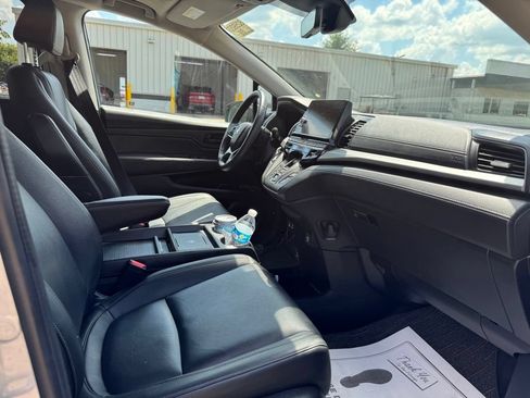 Used 2025 Honda Odyssey EX-L image 13