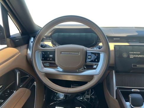 Used 2025 Land Rover Range Rover SE AWD/4WD image 15