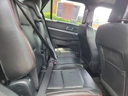 Used 2018 Ford Explorer Sport w/ Equipment Group 401A AWD/4WD image 29