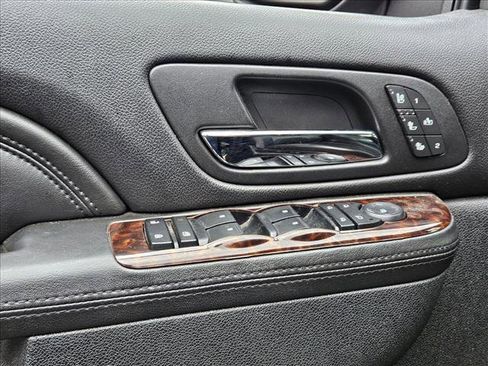 Used 2013 GMC Yukon XL Denali image 8