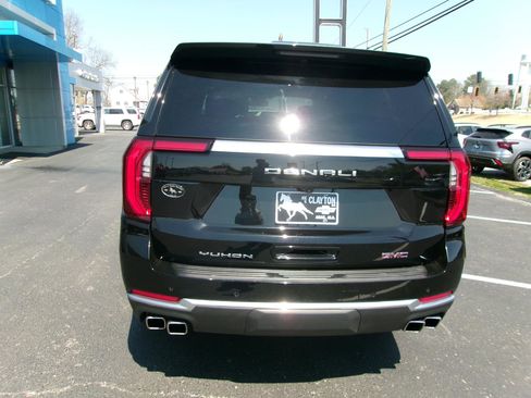 Used 2025 GMC Yukon Denali image 4