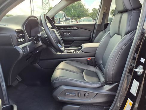 Certified 2025 Honda Pilot EX-L image 17