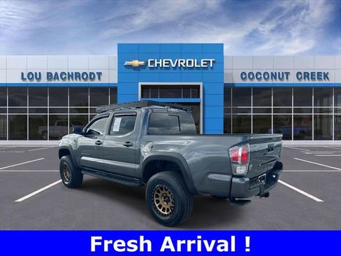Used 2020 Toyota Tacoma TRD Off-Road w/ Technology Package image 6