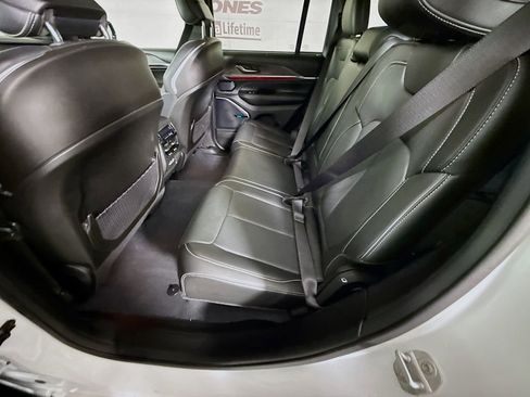 Used 2023 Jeep Grand Cherokee Overland w/ Luxury Tech Group IV image 27