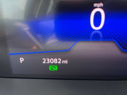 Certified 2025 Volkswagen Jetta SE FWD image 18