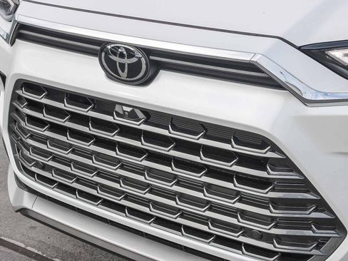 Certified 2025 Toyota Grand Highlander AWD Hybrid image 6
