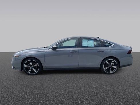Used 2024 Honda Accord Sport image 3