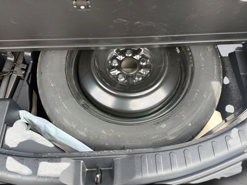 Used 2018 Toyota RAV4 LE FWD image 62