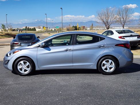 Used 2015 Hyundai Elantra SE FWD image 2
