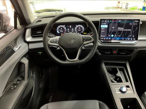 New 2026 Volkswagen Tiguan SE image 15