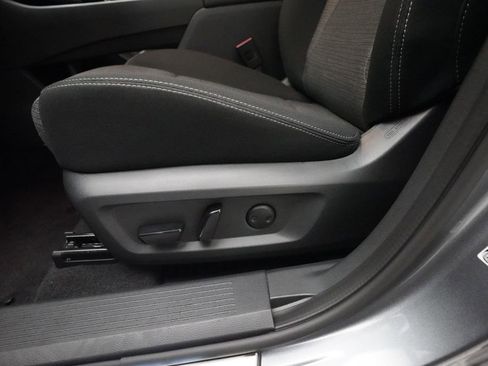 Certified 2023 Nissan Rogue SV image 28