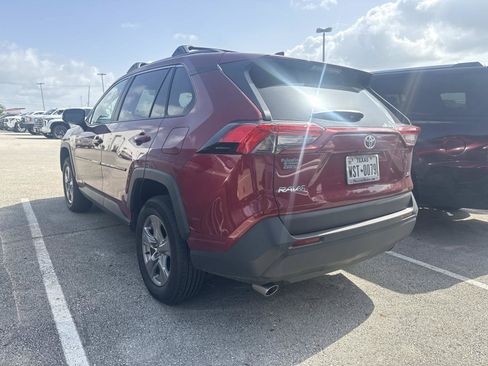 Used 2025 Toyota RAV4 XLE w/ Convenience Package FWD image 3