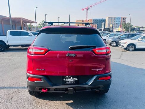 Used 2017 Jeep Cherokee Trailhawk AWD/4WD image 6