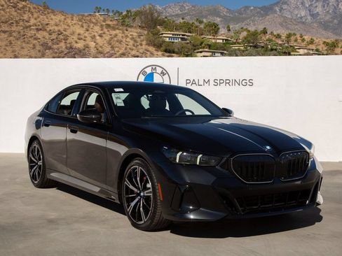 Used 2026 BMW 530i w/ M Sport Package RWD image 8