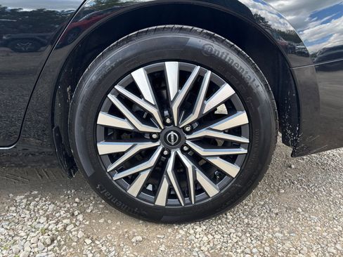 Used 2025 Nissan Altima 2.5 SV FWD image 30