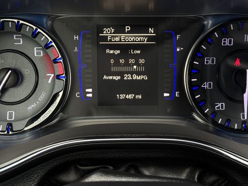 Used 2015 Chrysler 200 S w/ Comfort Group image 12