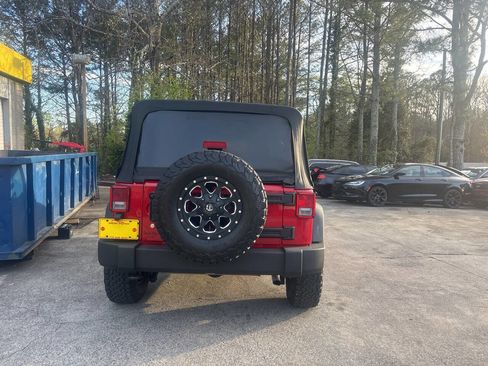 Used 2012 Jeep Wrangler Unlimited Sport image 7