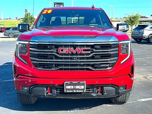 Used 2024 GMC Sierra 1500 AT4 w/ Technology Package AWD/4WD image 11