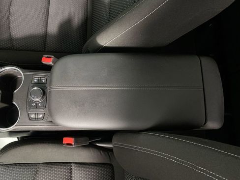 Used 2023 GMC Terrain SLE w/ Driver Convenience Package FWD image 20