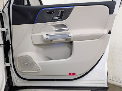 Used 2023 Mercedes-Benz EQB 300 4MATIC w/ Exclusive Package image 25