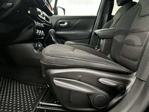 Used 2017 Jeep Renegade Altitude AWD/4WD image 17