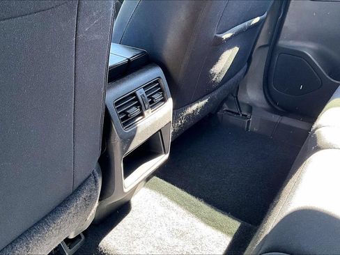 Used 2023 Nissan Rogue S FWD image 10