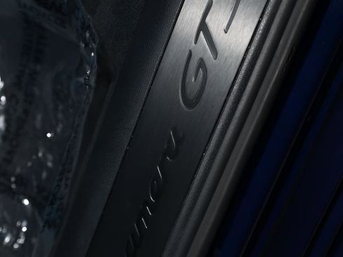 Used 2021 Porsche Panamera GTS w/ Premium Package image 27