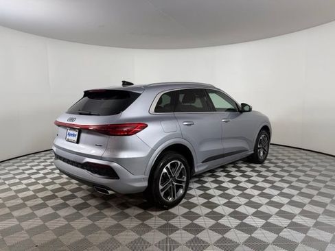 Used 2025 Audi Q5 Premium w/ Convenience Package AWD/4WD image 7