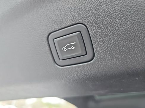 Used 2023 Chevrolet Tahoe Premier image 14