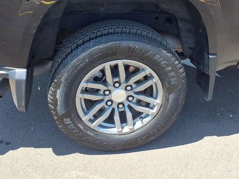 Used 2024 Chevrolet Colorado LT w/ LT Convenience Package II AWD/4WD image 25