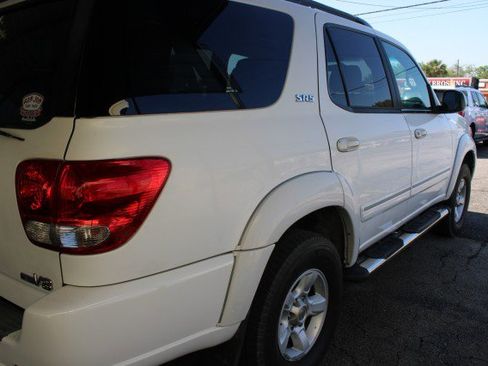 Used 2006 Toyota Sequoia SR5 image 3