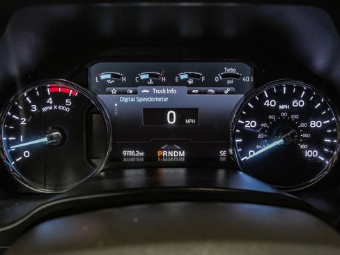 Used 2022 Ford F250 Platinum w/ FX4 Off-Road Package AWD/4WD image 19